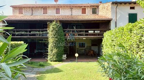 Exterior - Turchese Apartment - central and with pool (Sirmione)