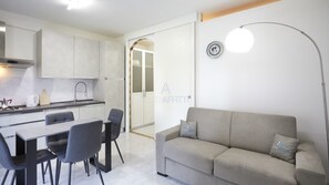 Interior - Sunshine Apartment - Solarium Vista Lago e Piscina (Desenzano del Garda)