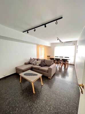 Living area - Beautiful apartment in downtown Mendoza (Mendoza)