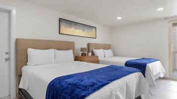 2 bedrooms, desk, WiFi, bed sheets