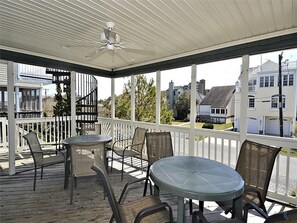 Outdoor dining - Spacious 6-Bedroom Home Steps to Beach (Bethany Beach)