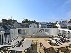 Property grounds - Beachside 5-Bed House w/ BBQ & Porch (Bethany Beach)