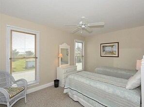 6 bedrooms, iron/ironing board, free WiFi