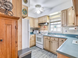 Private kitchen - Oceanview Beach House w/ Outdoor Lounges (Bethany Beach)