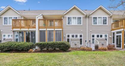 Spacious Townhome in Sea Colony West
