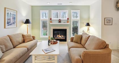 Spacious Townhome in Sea Colony West