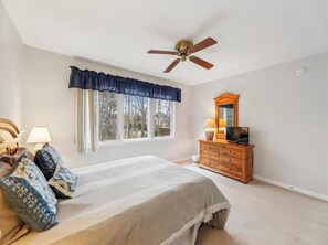 3 bedrooms, iron/ironing board, free WiFi, bed sheets - Spacious Townhome in Sea Colony West (Bethany Beach)