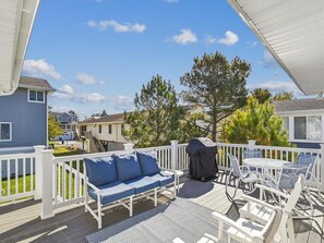 Outdoor dining - Spacious 5-Bedroom Home near Bethany Beach (Bethany Beach)