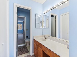 Bathroom - 2-Bedroom Condo near Bethany Beach (Bethany Beach)