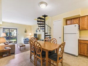 Interior - 2-Bedroom Condo near Bethany Beach (Bethany Beach)