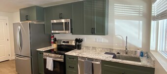 Trailside Basement with Stunning Big Rock Candy Mountain Views