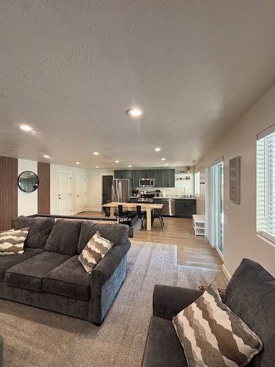 Paiute ATV Trailside Basement with Stunning Big Rock Candy Mountain Views