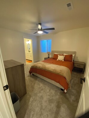 3 bedrooms, WiFi, bed sheets - Trailside Basement with Stunning Big Rock Candy Mountain Views (Sevier)