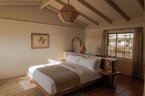 Quarto luxo, 1 cama King, cozinha americana | Cofres nos quartos, escrivaninha, espaço de trabalho para notebook