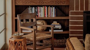 Lobby sitting area - Hotel Wren (Twentynine Palms)