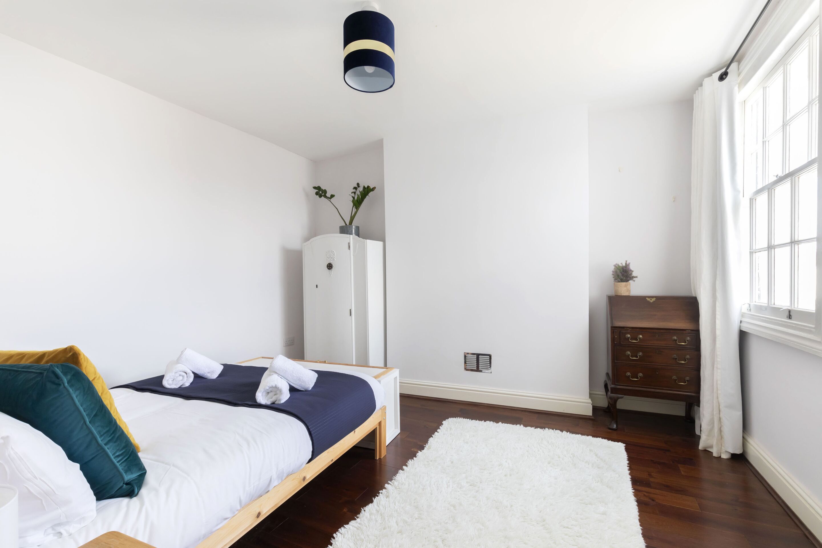 2 habitaciones, tabla de planchar con plancha y wifi gratis 
