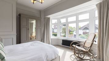 6 bedrooms, iron/ironing board, travel crib, free WiFi