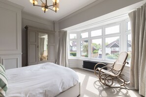 6 bedrooms, iron/ironing board, travel cot, free WiFi