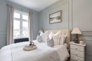 6 bedrooms, iron/ironing board, travel cot, free WiFi