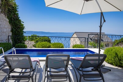 Villa GreyStone-House Podgora Charming with privat heated pool and romantic view