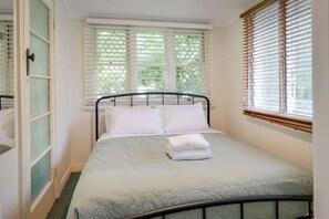3 bedrooms, iron/ironing board, travel crib, free WiFi