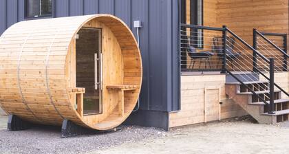 Lakefront Cottage with Sauna- #4 Sockeye