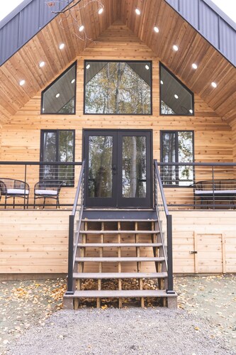 Lakefront Cottage with Sauna- #6 Lake Trout