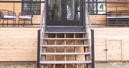 Lakefront Cottage with Sauna- #6 Lake Trout