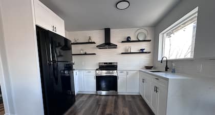 7 Lakefront Cottages and event space in the heart of Wasilla