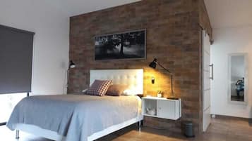 1 bedroom, bed sheets