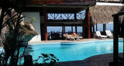 La Delphina Bed and Breakfast Bar and Grill King Suite with Sea View