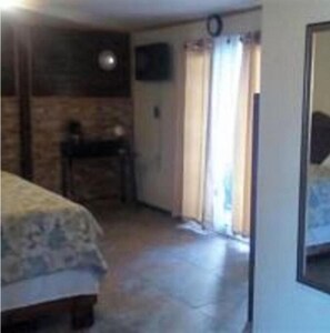 1 habitación, tabla de planchar con plancha, wifi y ropa de cama 