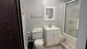 Assecador de cabells, tovalloles, sabó i xampú