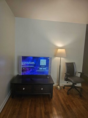 Interior - Charming 2-bedroom apartment with WiFi, AC in wonderful Washington (Washington)