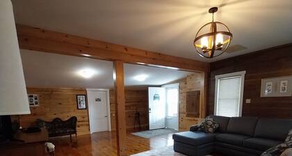 Cozy 2 bedroom 1,700 square ft home. Sleeps 5. Directly on the KY Bourbon Trail