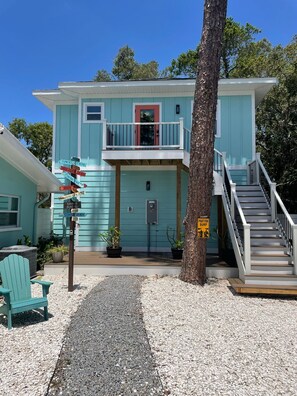 Exterior - Welcome to PAYAdise Beachy Home Away from Home! (Palm Harbor)