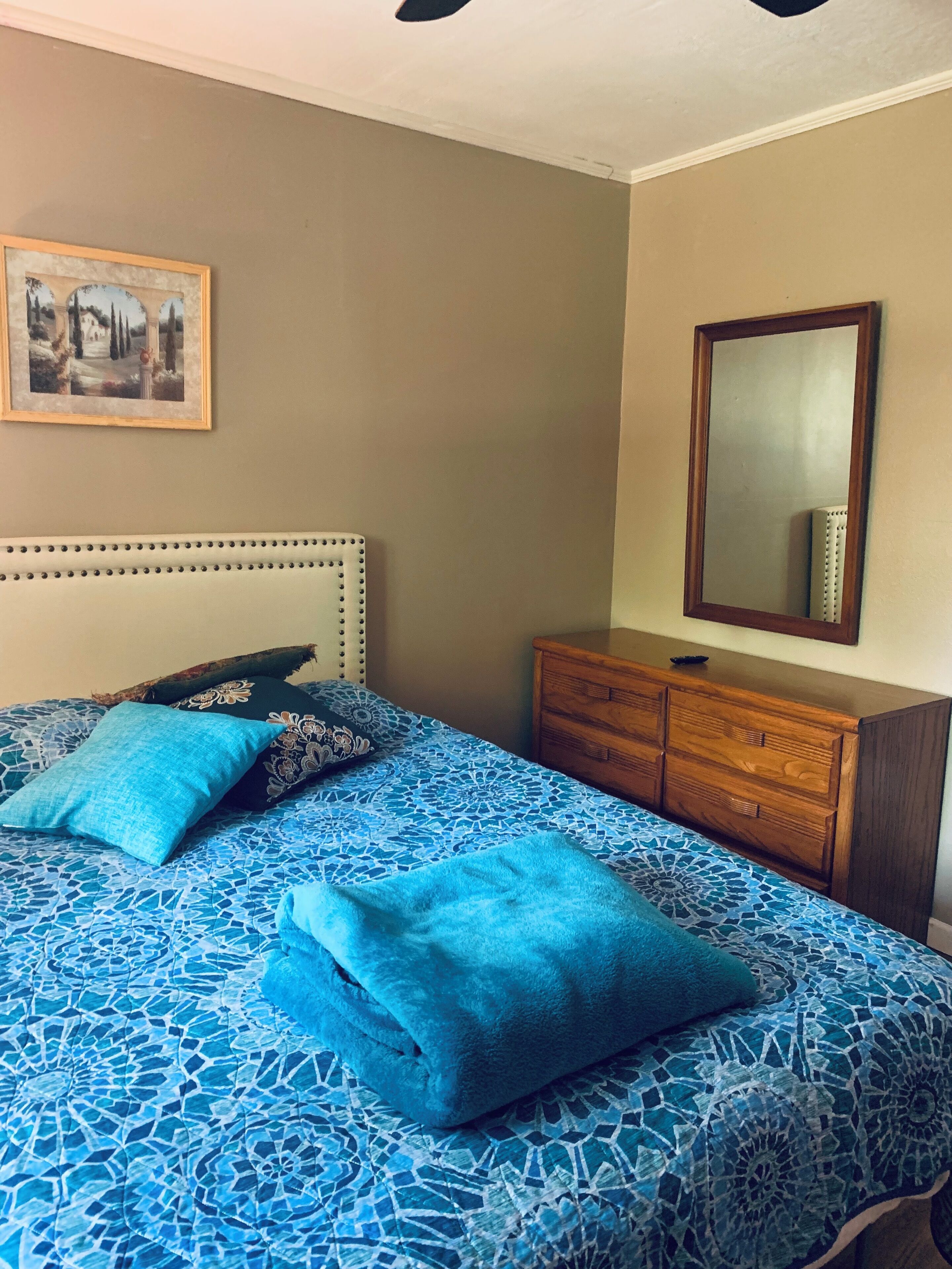 3 多间卧室、熨斗/熨衣板、WiFi、床单