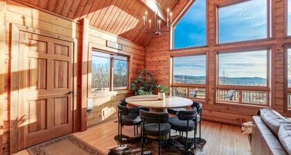 Ella Bella Chalet: Hot Tub, Stunning Views, Wi-Fi