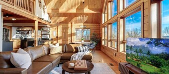 Ella Bella Chalet: Hot Tub, Stunning Views, Wi-Fi
