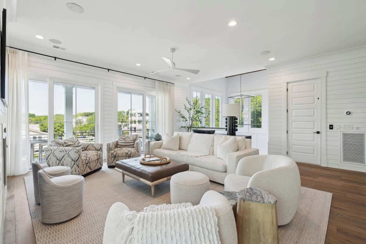 Smart TV, fireplace, offices