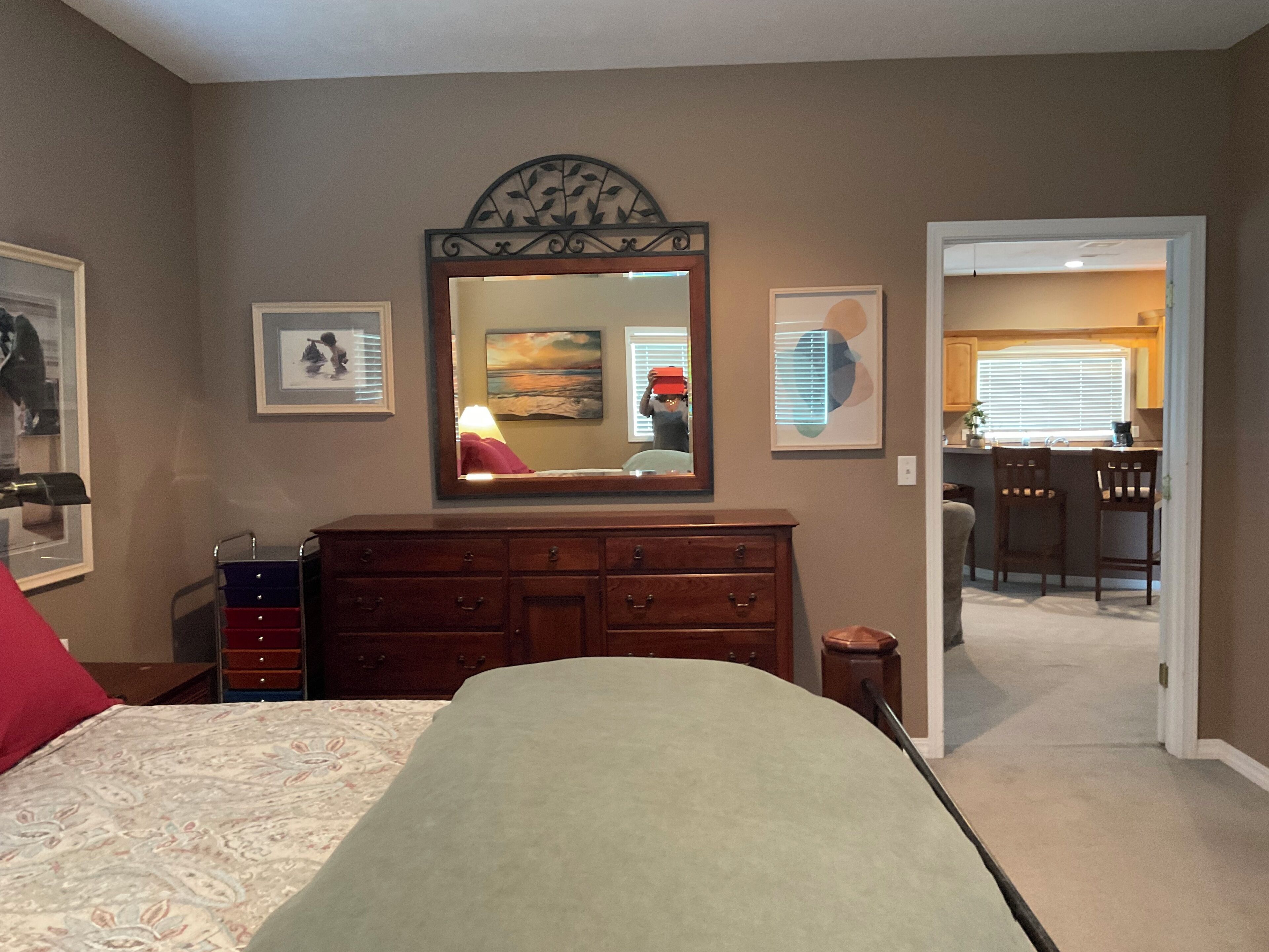 1 多间卧室、熨斗/熨衣板、WiFi、床单