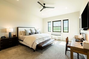 4 chambres, bureau, fer et planche à repasser, accès au Wi-Fi (inclus)
