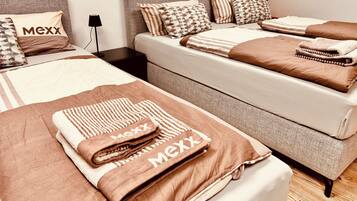 3 Schlafzimmer, Schreibtisch, Bügeleisen/Bügelbrett, WLAN