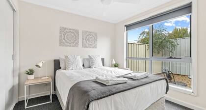 Stylish and Spacious Launceston Villa + Free Wifi