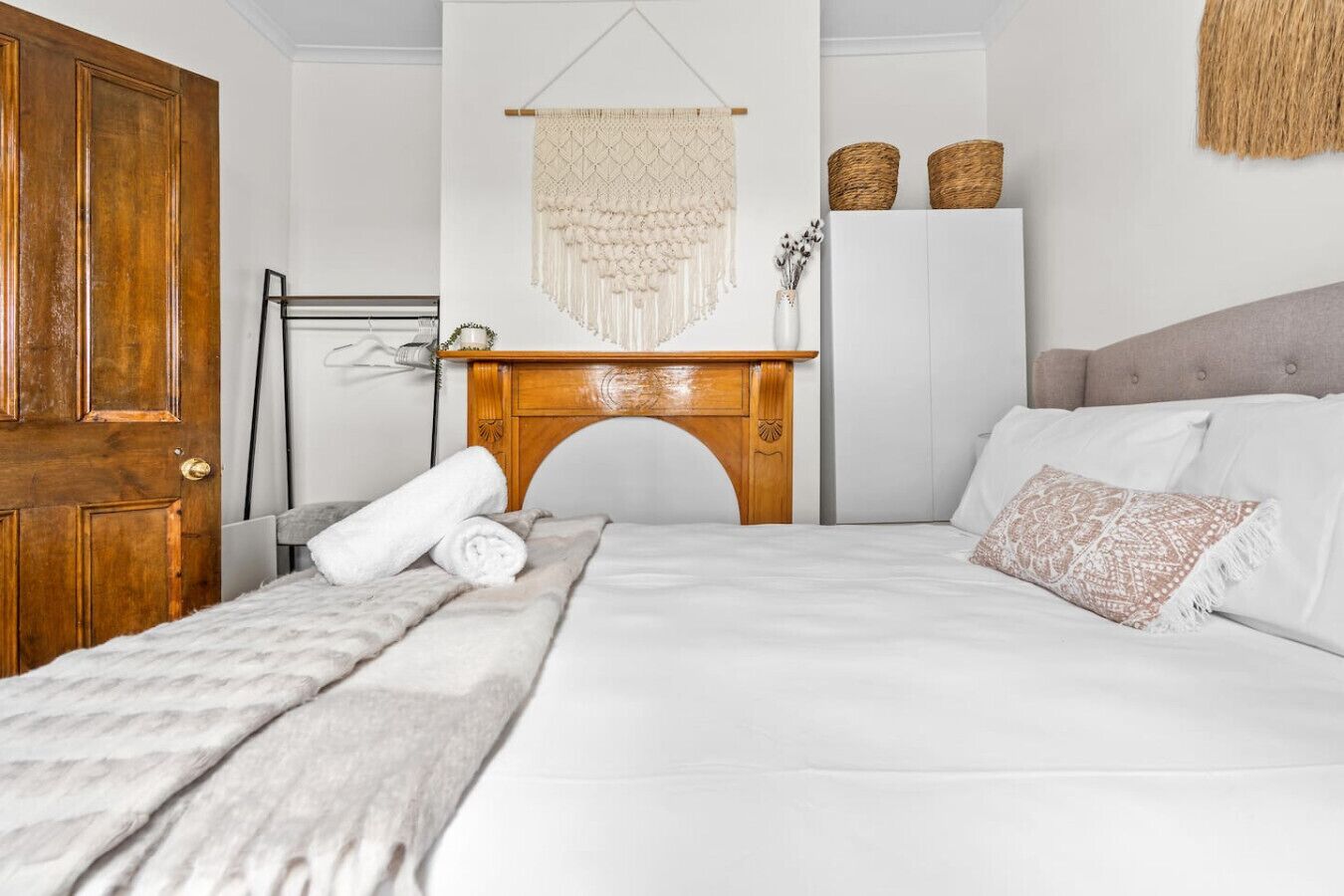 3 bedrooms, desk, iron/ironing board, travel cot