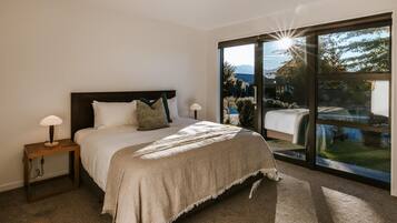 Luxury House, Mountain View | 5 bedrooms, blackout curtains, iron/ironing board, free WiFi