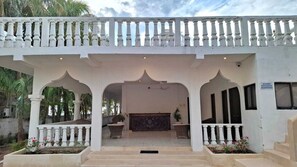 Front of property - Casa del viento celestun  (Celestún)