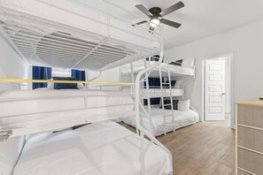 3 bedrooms, iron/ironing board, free WiFi, bed sheets