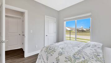 3 bedrooms, iron/ironing board, free WiFi, bed sheets