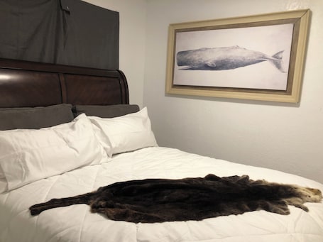 Premium bedding, bed sheets. Anchors Way Inn
